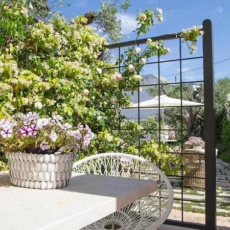 Dimora Graziana 1909 Bed & Breakfast 3*